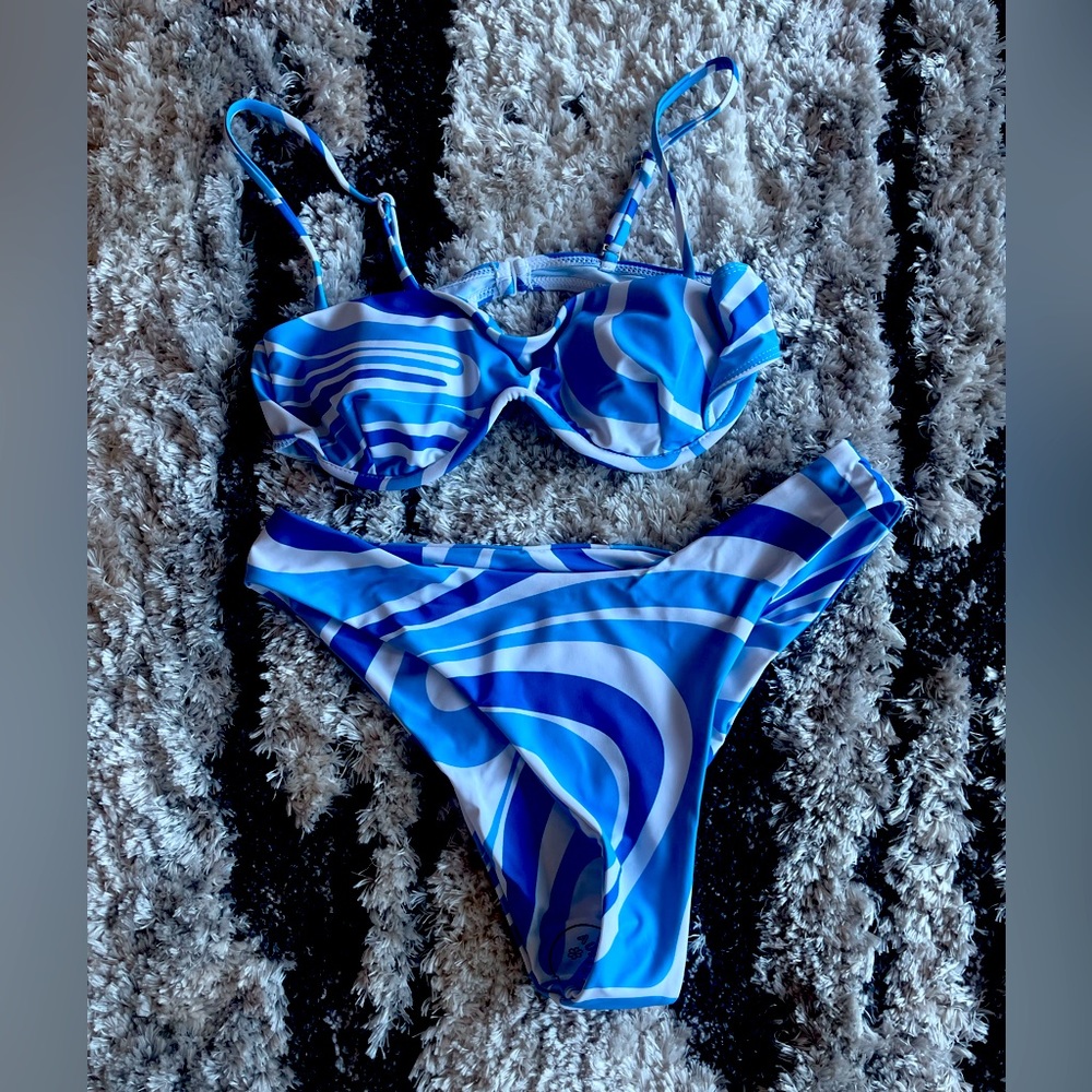 AURELLE SWIM